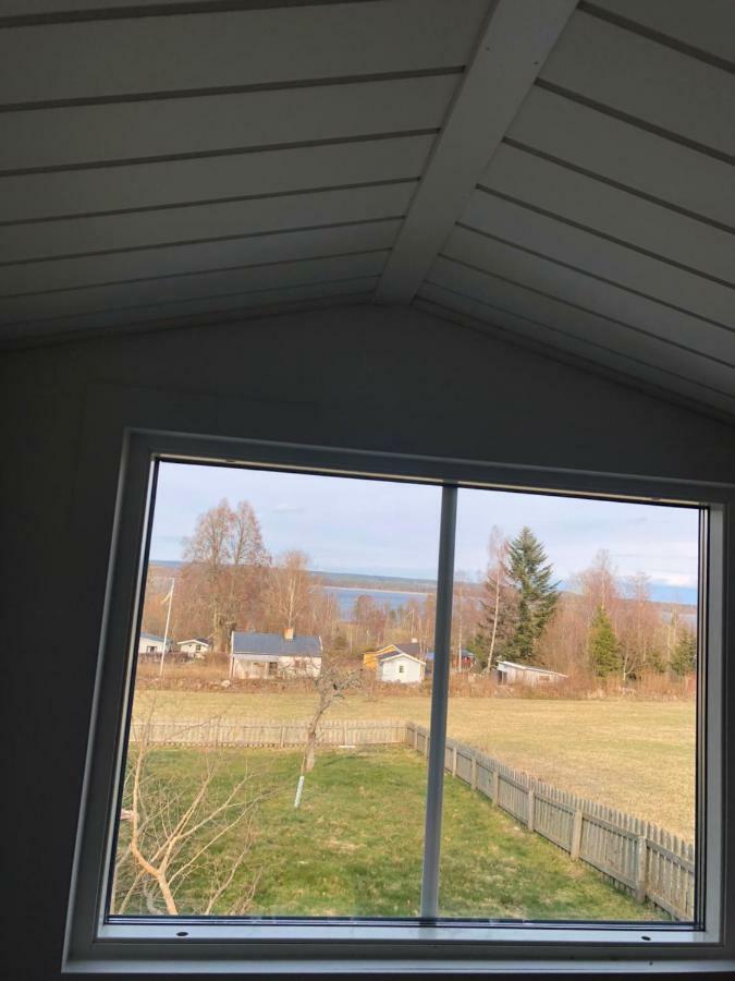 Two Small Guest Houses By Lake Rent Out As One Hjo Exterior foto